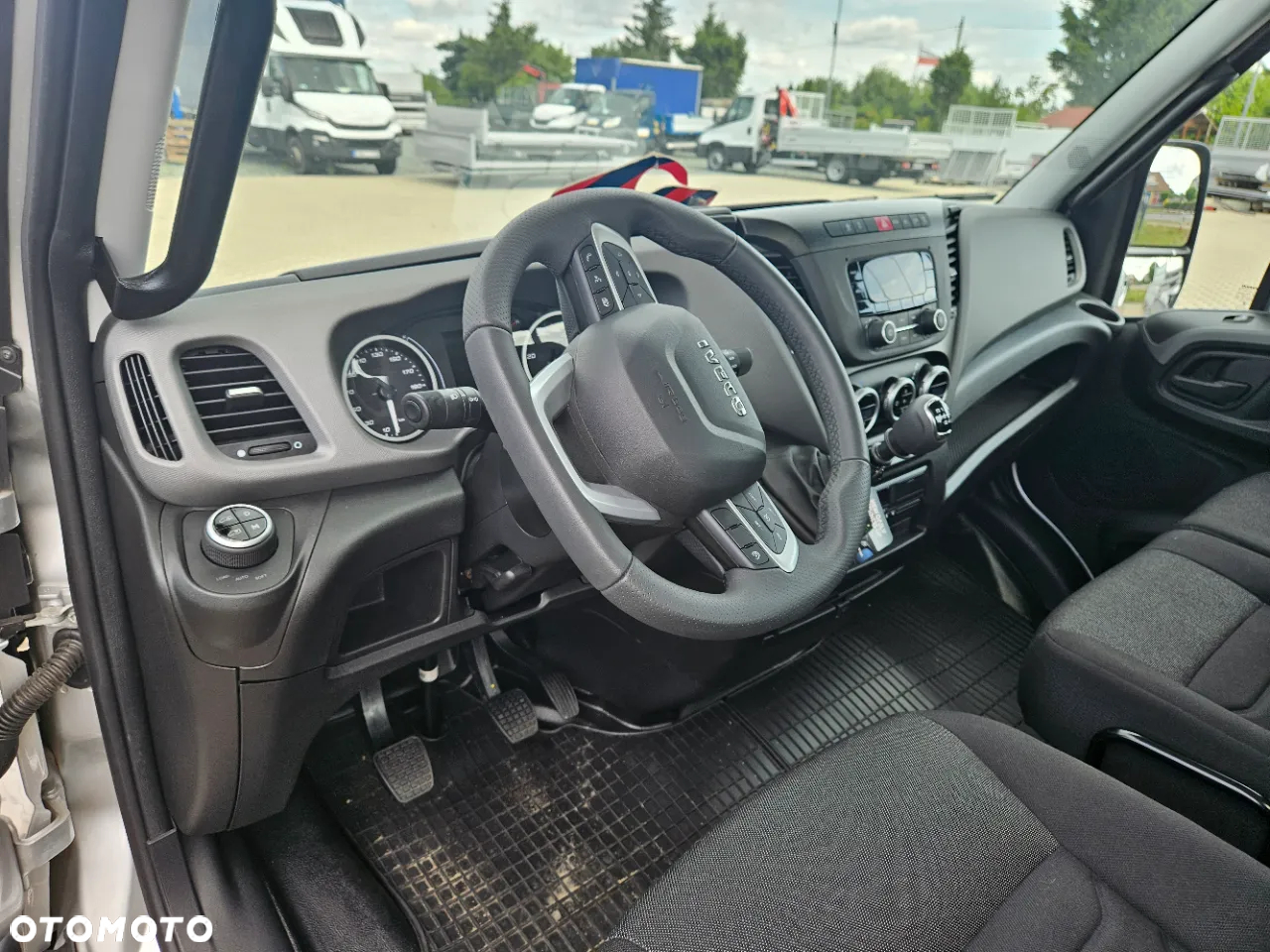 Iveco 72c 70c18P hydrauliczny najazd 6,2m. Autopomoc. Laweta - 3