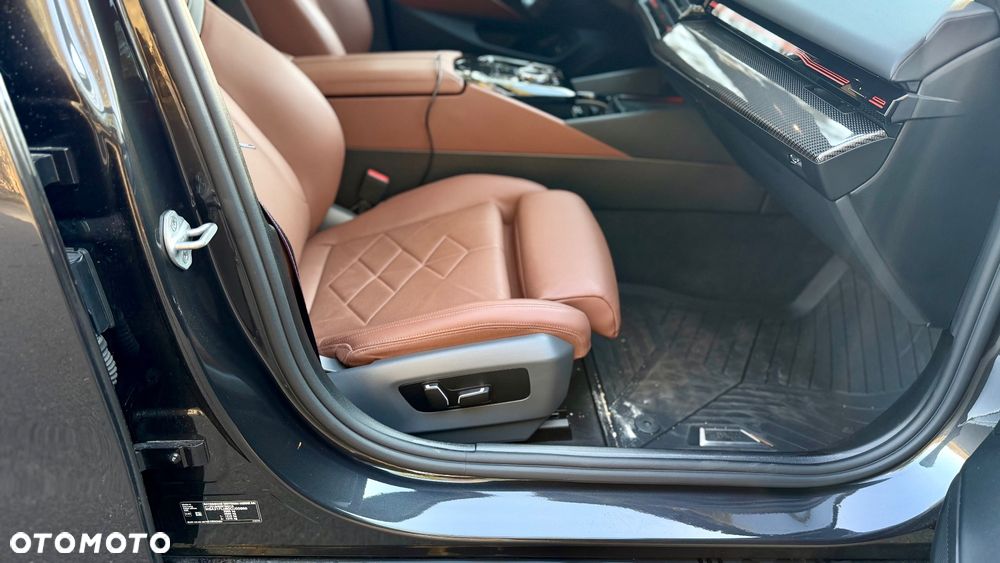 BMW Seria 5 540d xDrive mHEV M Sport - 38