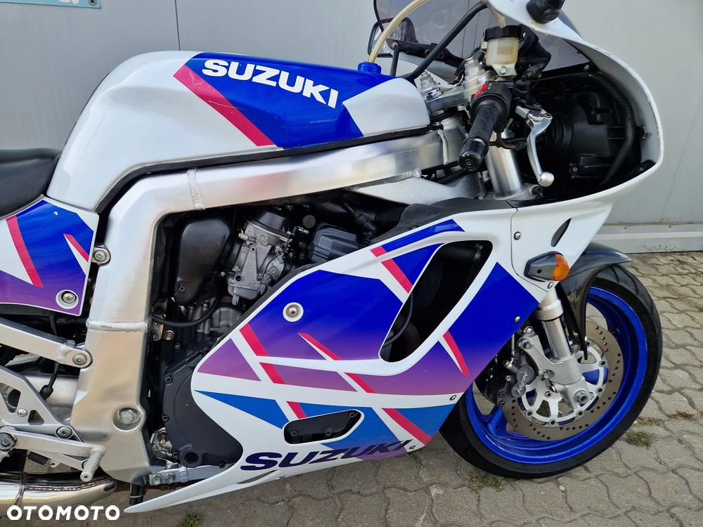 Suzuki GSX-R - 12