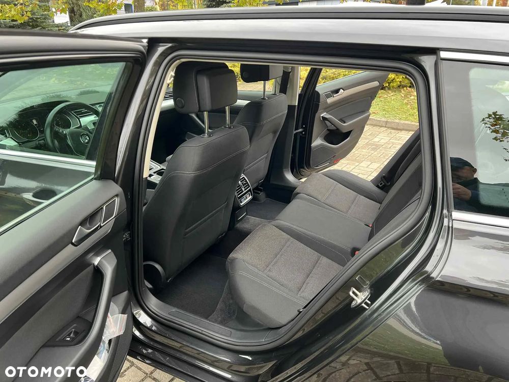Volkswagen Passat 2.0 TDI BMT Comfortline DSG - 16