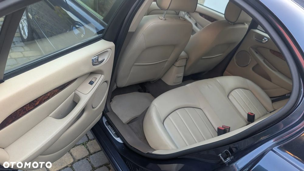 Jaguar X-Type 2.2 Executive - 14