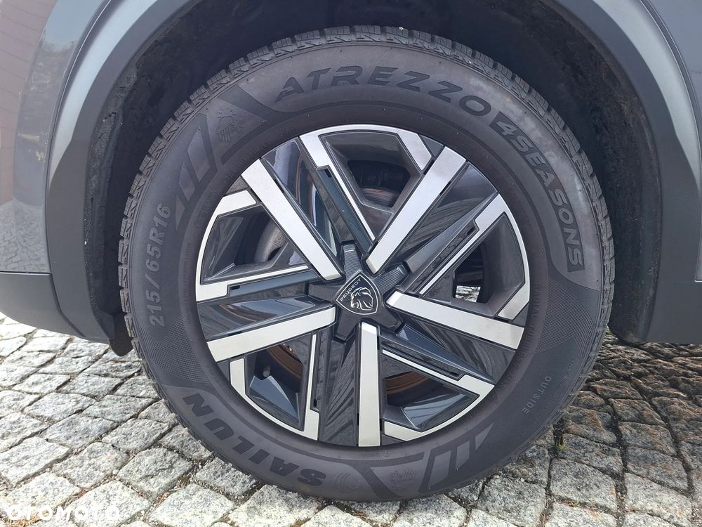 Peugeot 2008 PureTech 100 Allure S&S BVM6 - 17