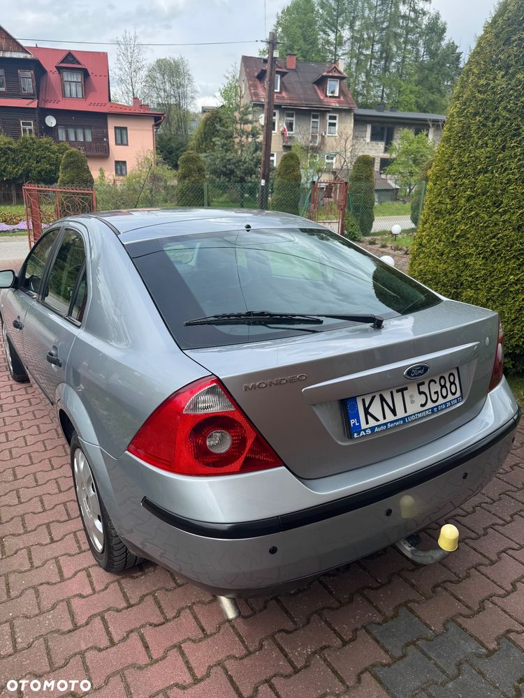 Ford Mondeo 1.8 Ambiente - 4