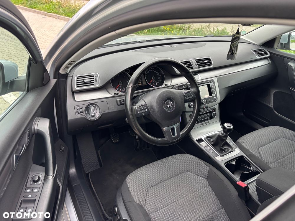 Volkswagen Passat 2.0 TDI BlueMotion Technology Highline - 27