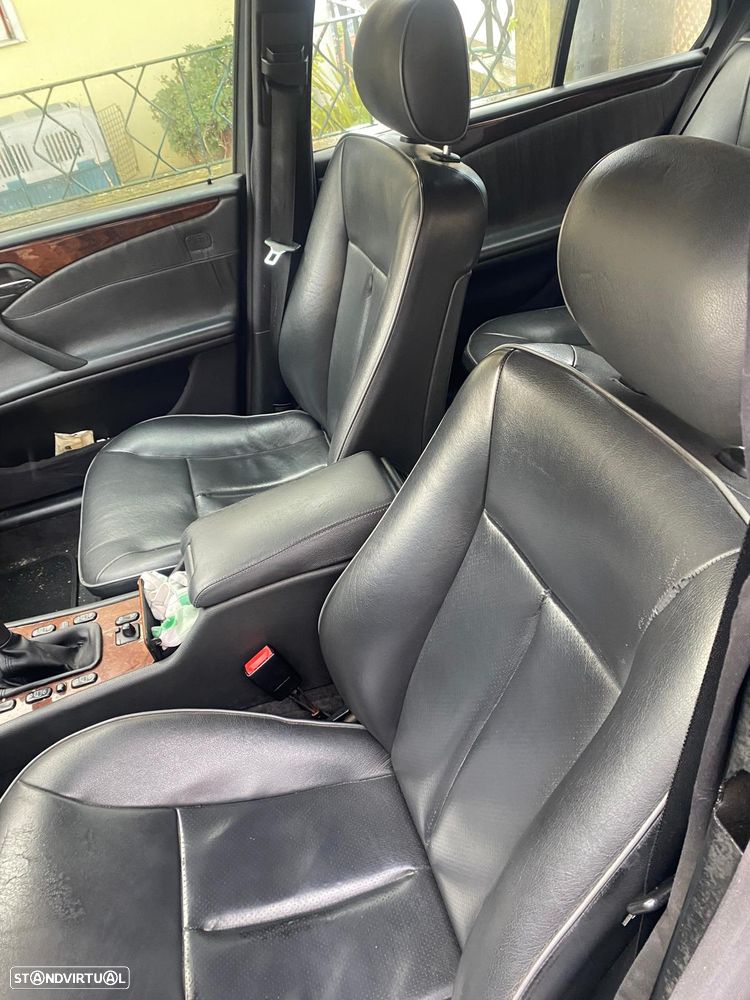 Mercedes-Benz E 220 CDI Elegance - 4
