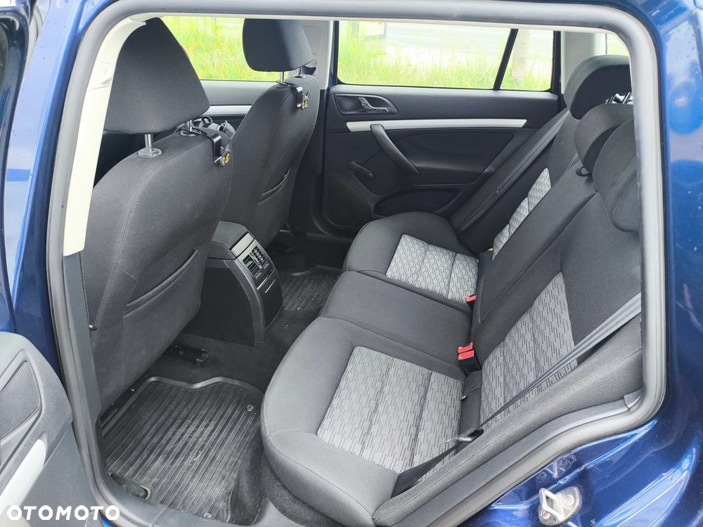 Skoda Octavia 1.6 Ambition - 9