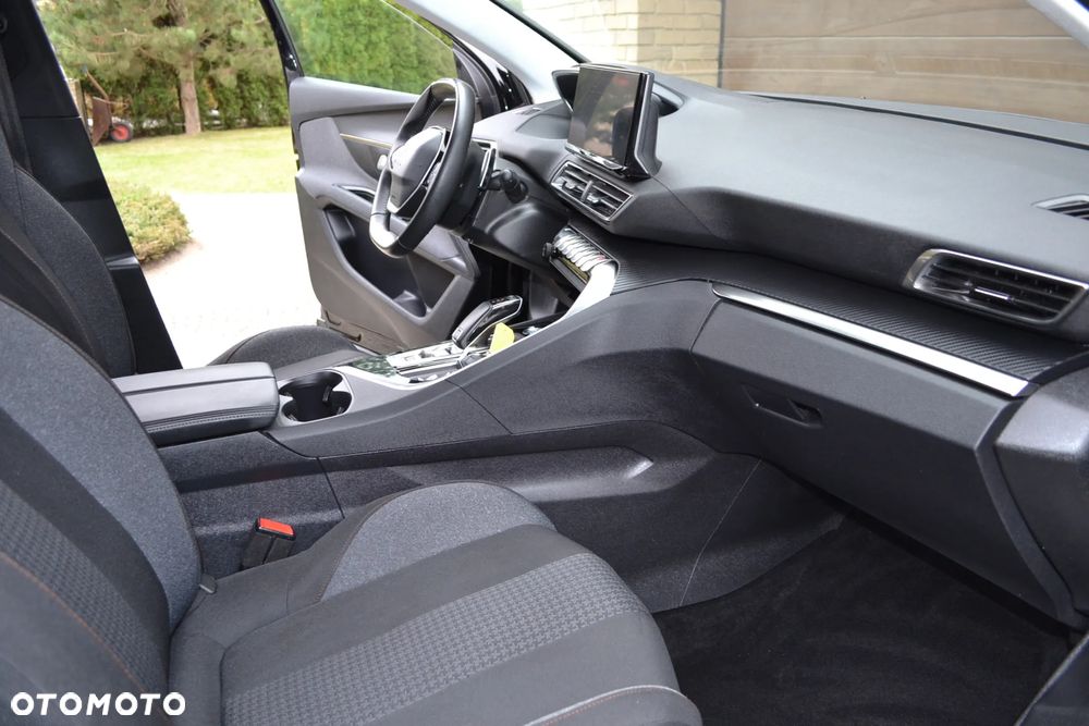 Peugeot 5008 1.2 PureTech Active Pack S&S EAT8 - 8