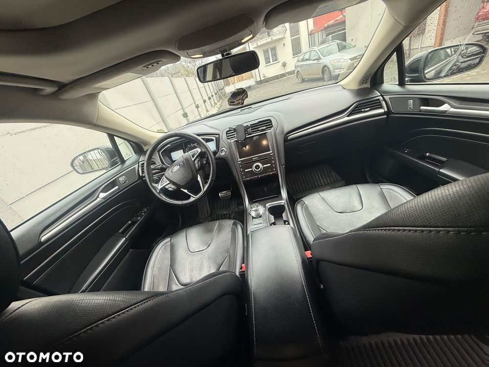 Ford Fusion 2.0 EcoBoost Titanium - 16