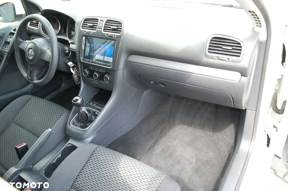 Volkswagen Golf - 24