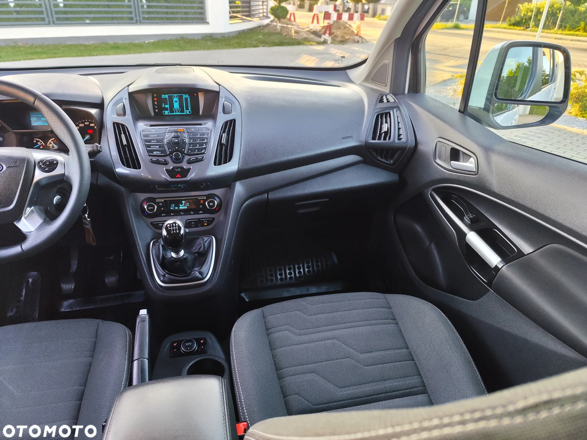 Ford Tourneo Connect Grand - 15