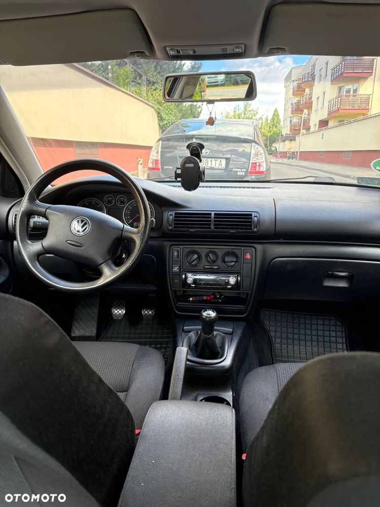 Volkswagen Passat 1.6 - 5