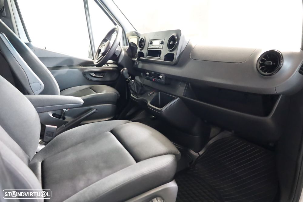 Mercedes-Benz Sprinter 315 CDI/43 Luxo (2+2+2+3) - 17