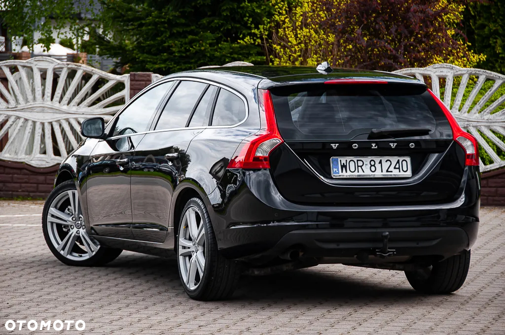 Volvo V60 D4 Geartronic Summum - 11