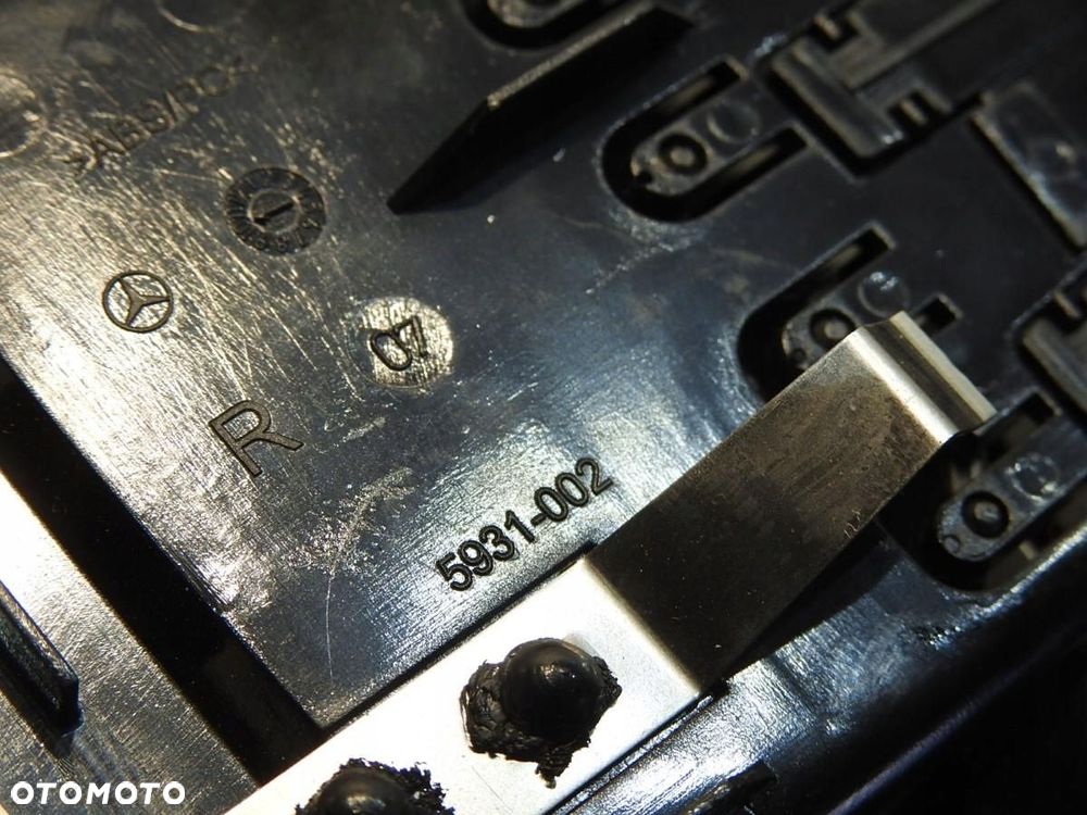 KRATKA NAWIEWU ŚRODEK MERCEDES W204 - 6