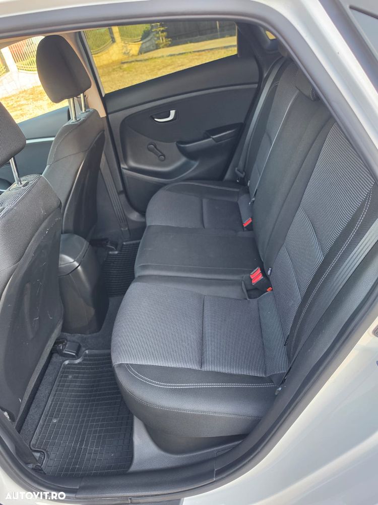 Hyundai i30 i30cw 1.6 Fifa World Cup Edition - 15