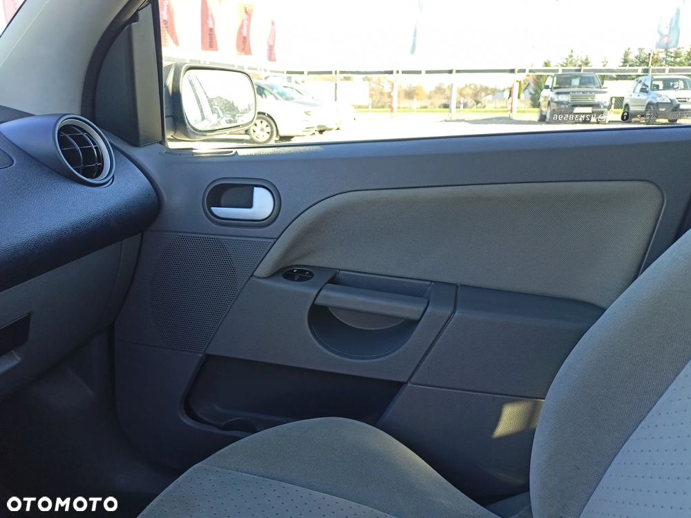 Ford Fiesta - 12