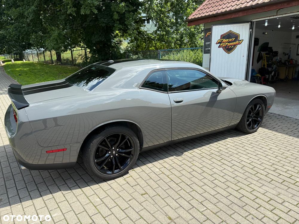 Dodge Challenger - 22