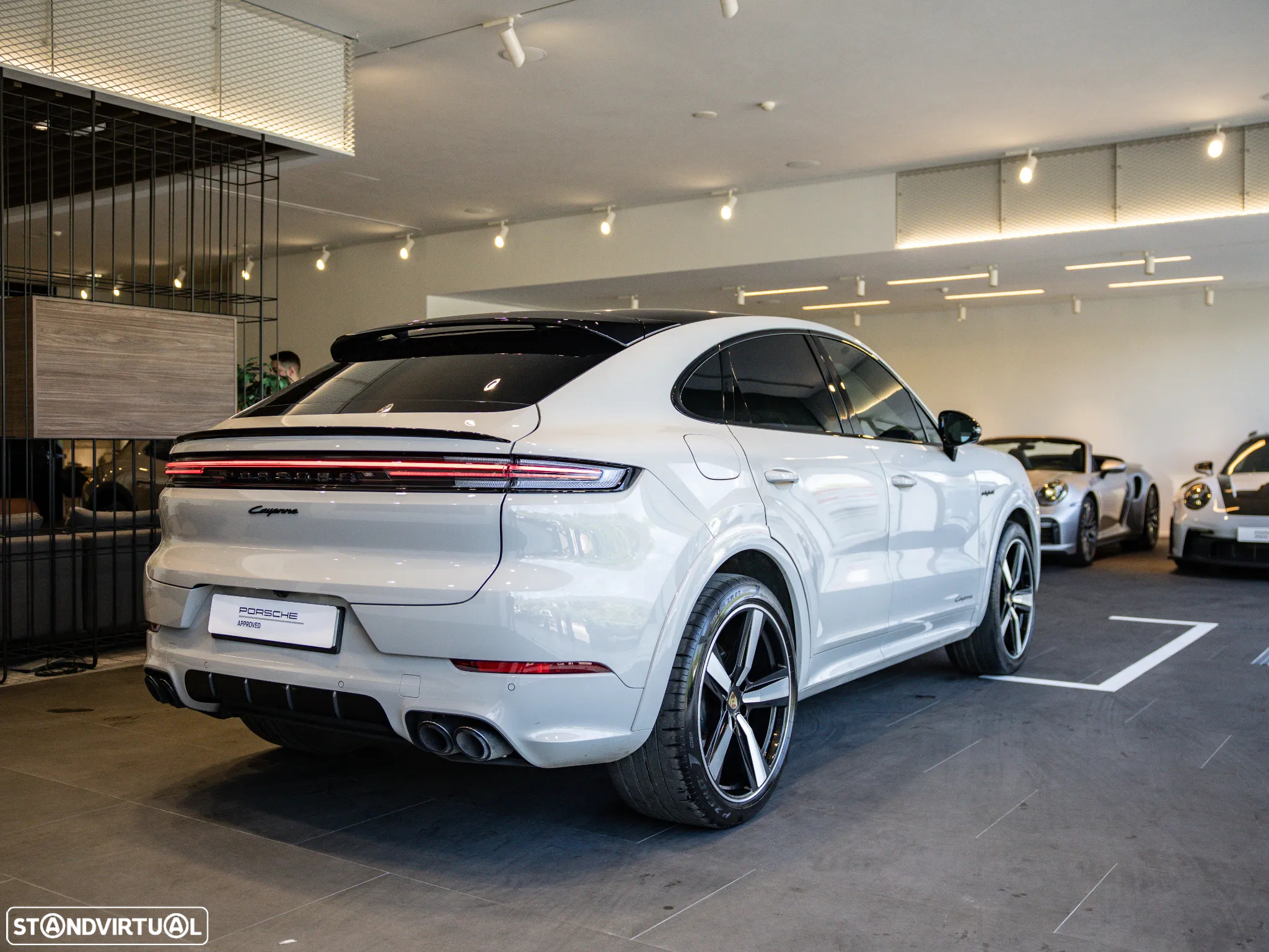 Porsche Cayenne Coupé E-Hybrid - 6
