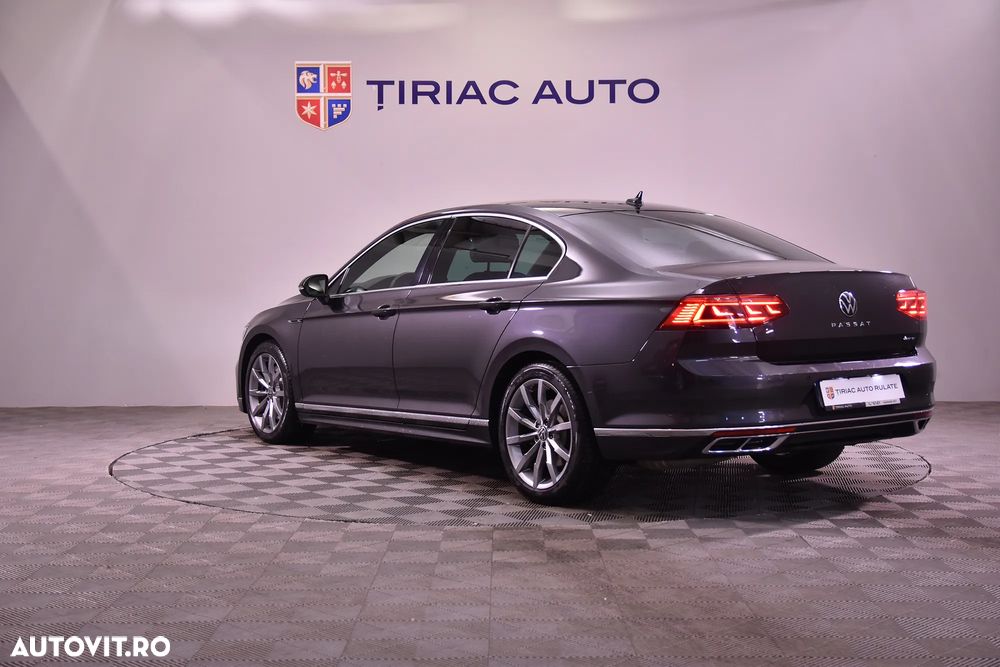 Volkswagen Passat - 4