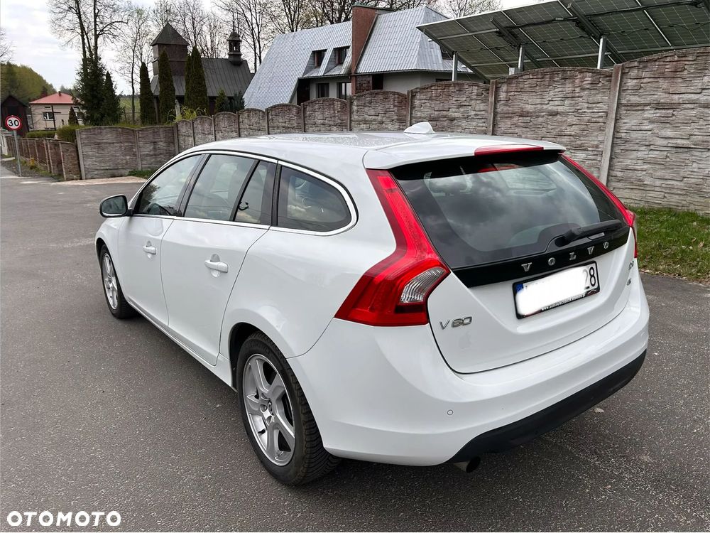 Volvo V60 D3 Momentum - 4