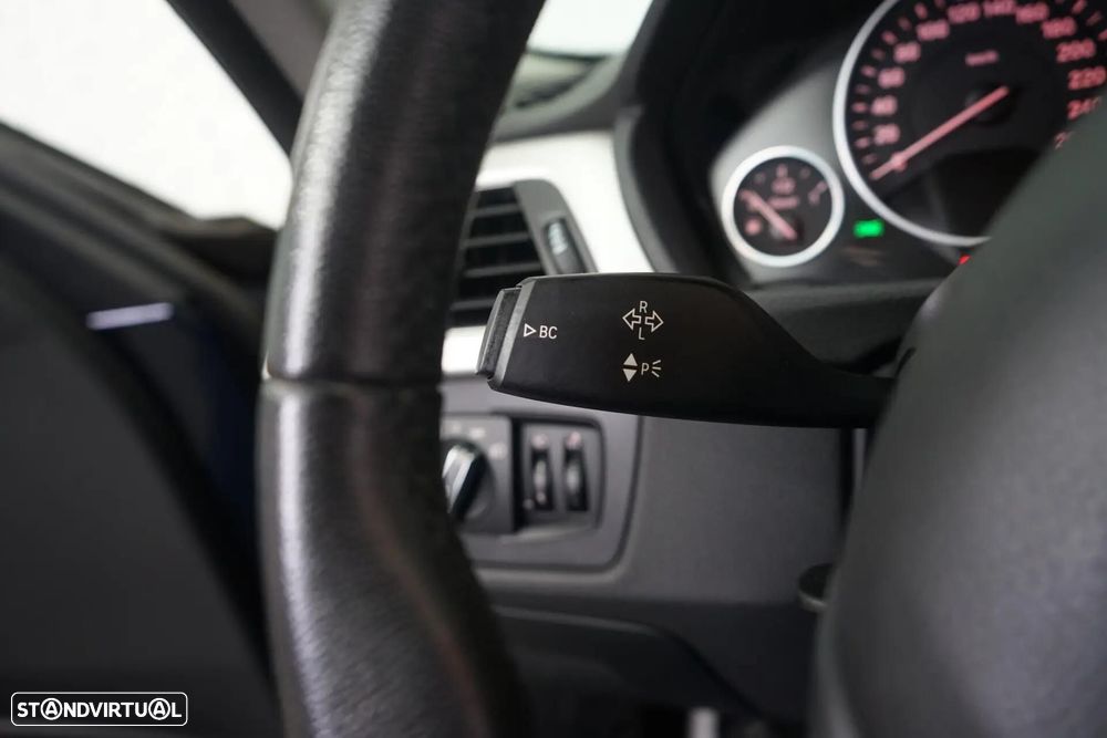 BMW 318 d Aut. Advantage - 24