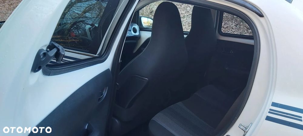 Peugeot 108 PureTech 82 Top Roland Garros - 11