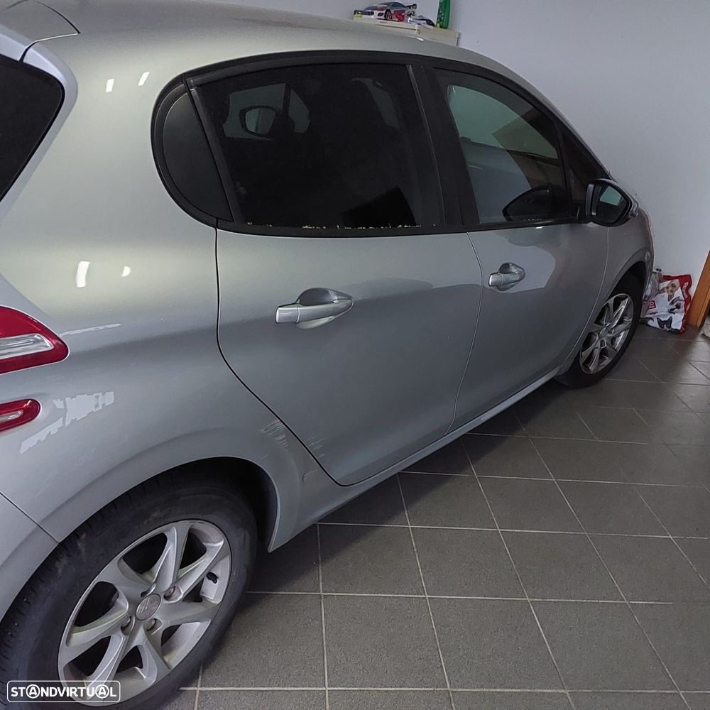 Peugeot 208 1.4 HDi Active - 5