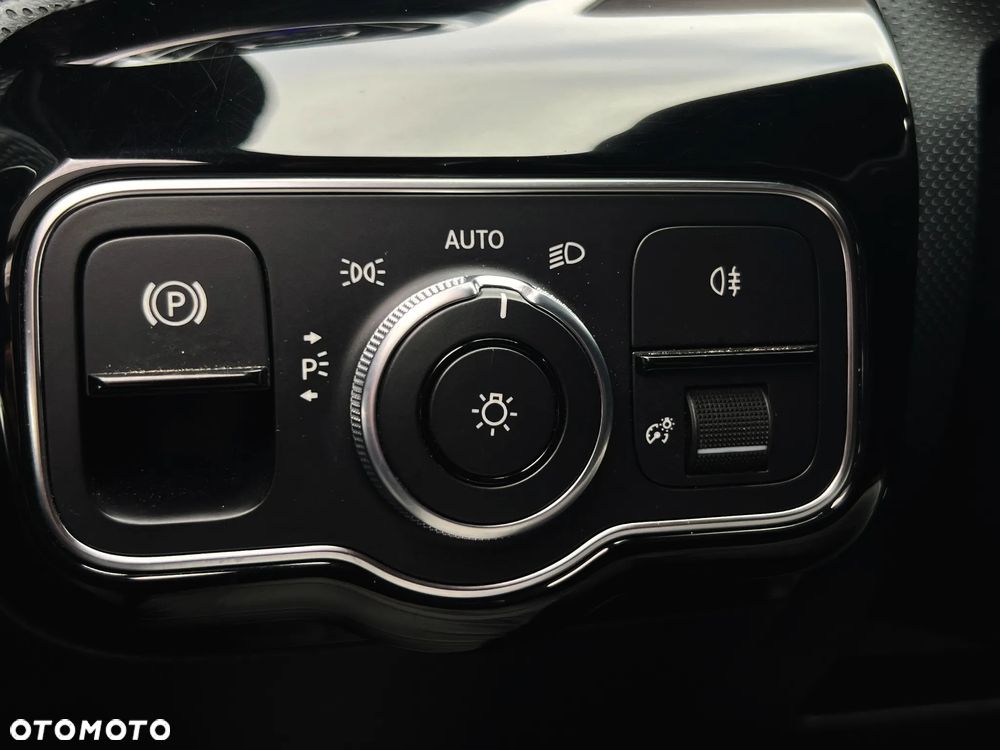Mercedes-Benz Klasa A 200 7G-DCT Style - 34