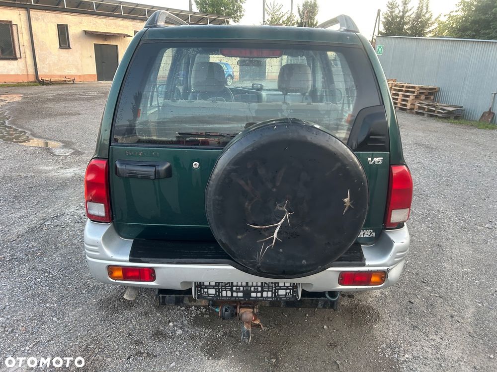 Suzuki Grand Vitara 2.5 V6 - 6