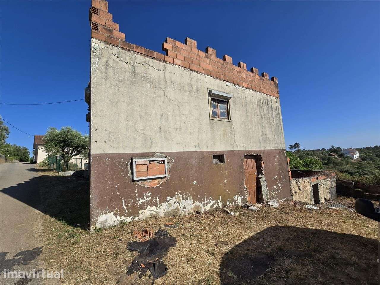 Moradia em Ruínas com Potencial de Reabilitação em Alvaiázere - Grande imagem: 2/24