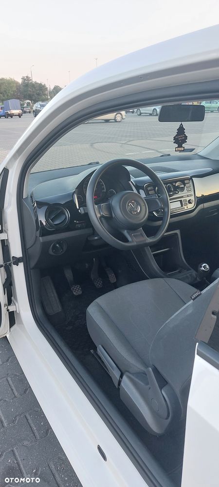 Volkswagen up! BlueMotion Technology move - 5