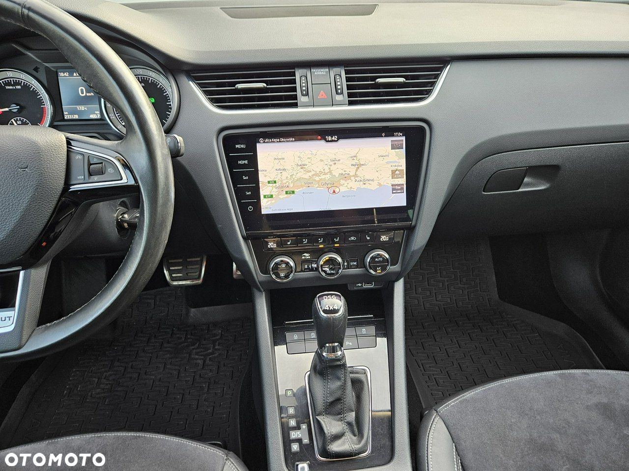 Skoda Octavia Combi 2.0 TDI 4x4 DSG Scout - 31