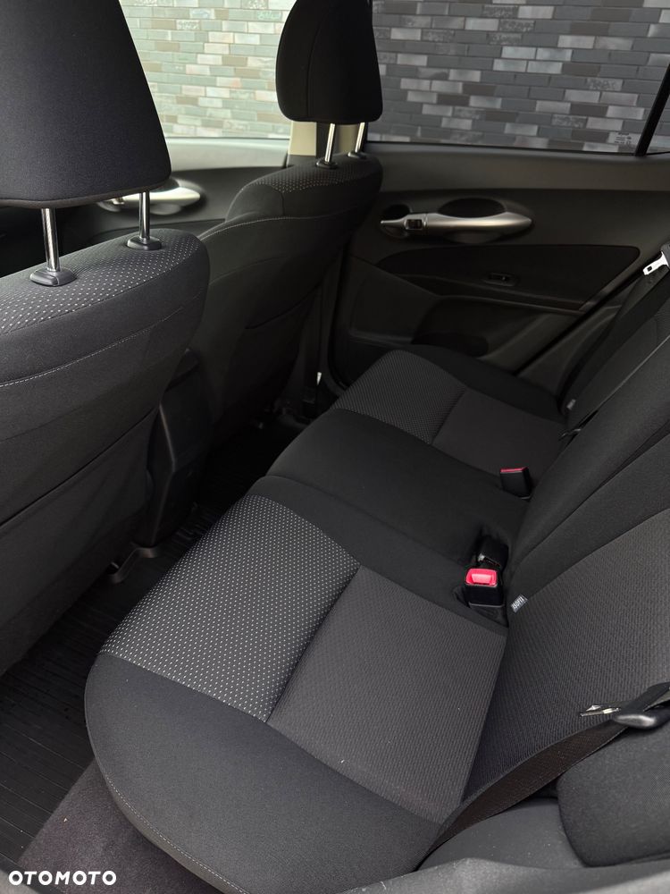 Toyota Auris - 13