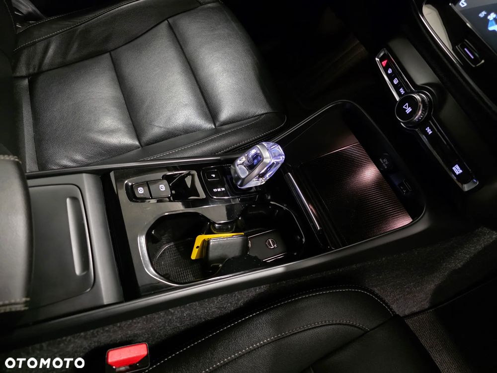 Volvo XC 40 D3 SCR Inscription - 17