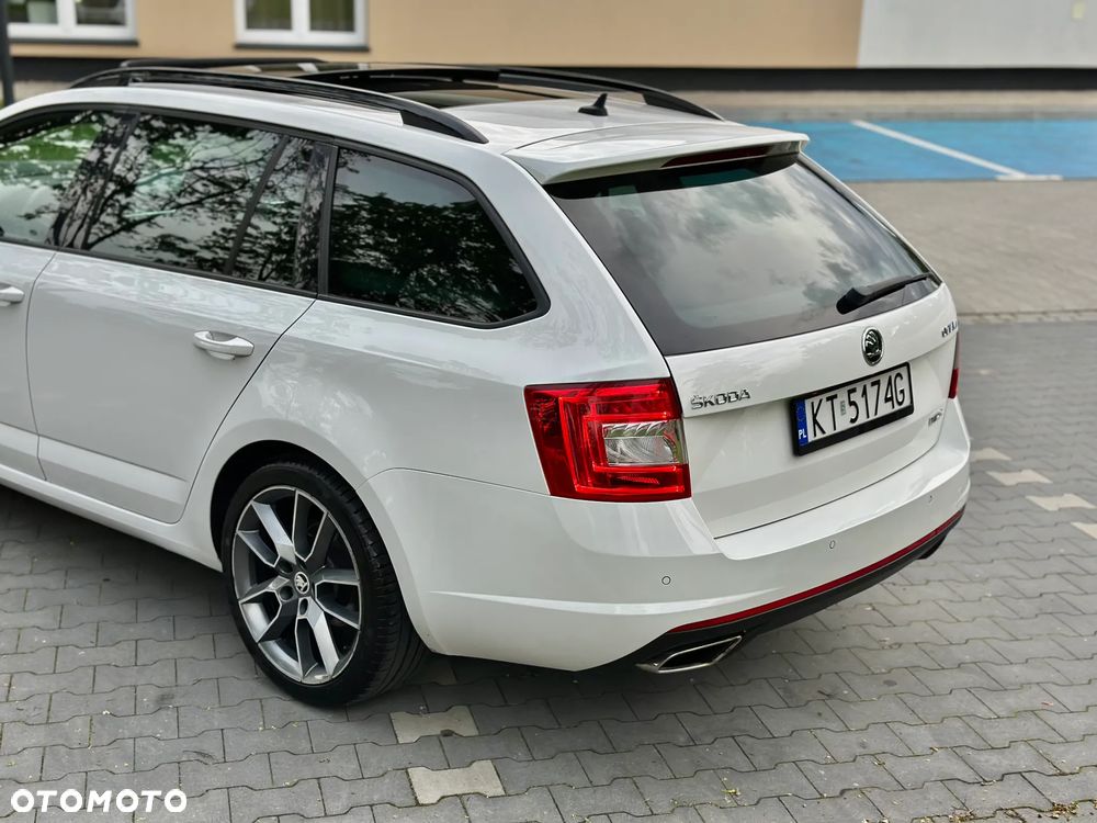 Skoda Octavia 2.0 TDI DSG RS - 11