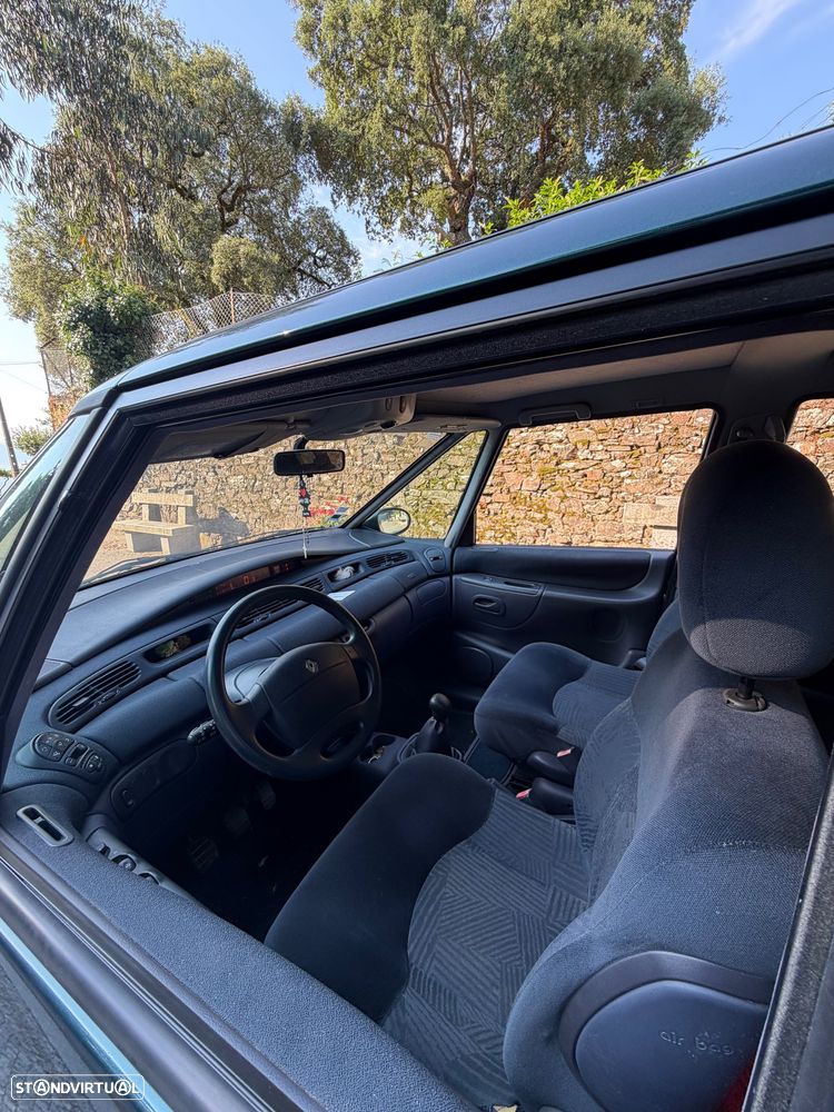 Renault Espace 2.2 dCi Authentique - 5