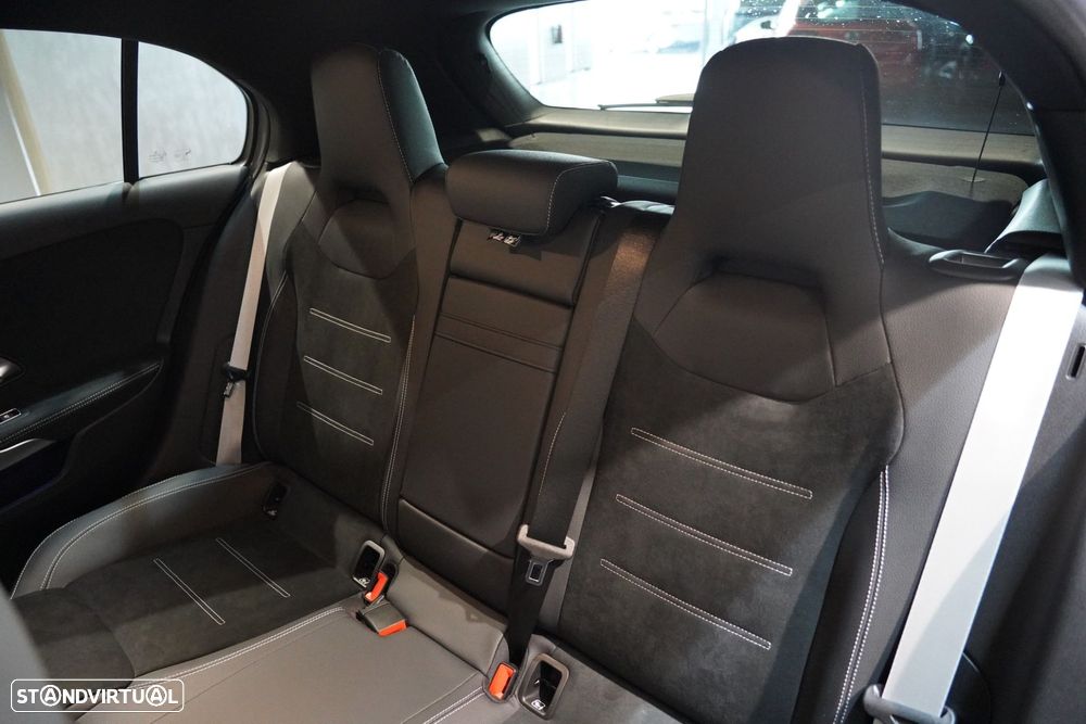 Mercedes-Benz A 200 - 30