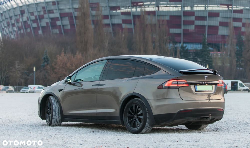 Tesla Model X 90 D - 9