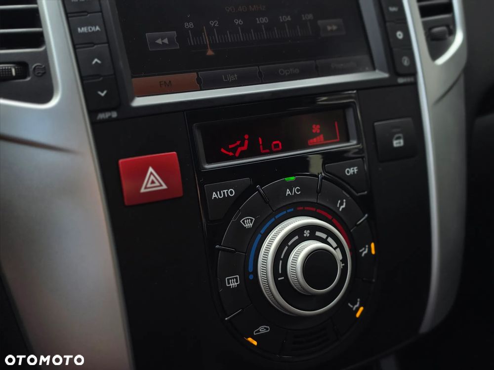 Kia Venga - 27