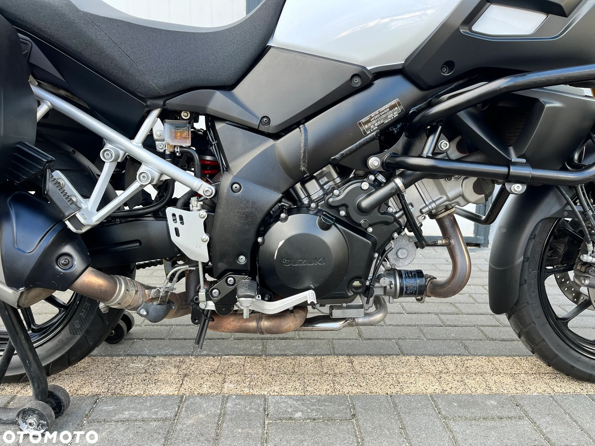 Suzuki V-STROM - 23