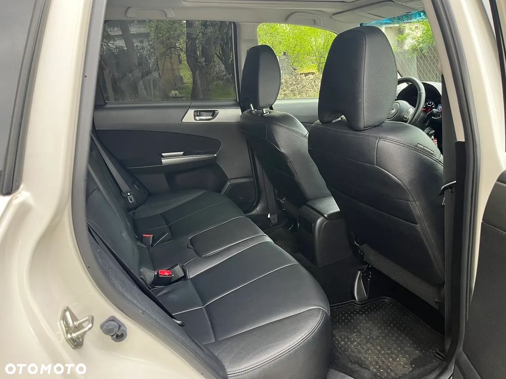 Subaru Forester 2.0i Exclusive - 14