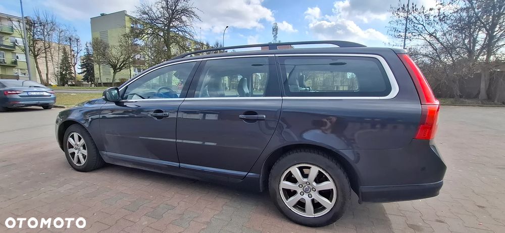 Volvo V70 D3 Momentum - 4