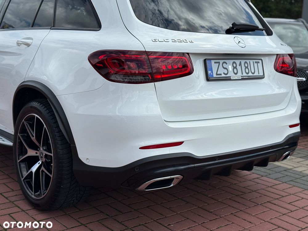 Mercedes-Benz GLC 220 d 4Matic 9G-TRONIC AMG Line Plus - 32