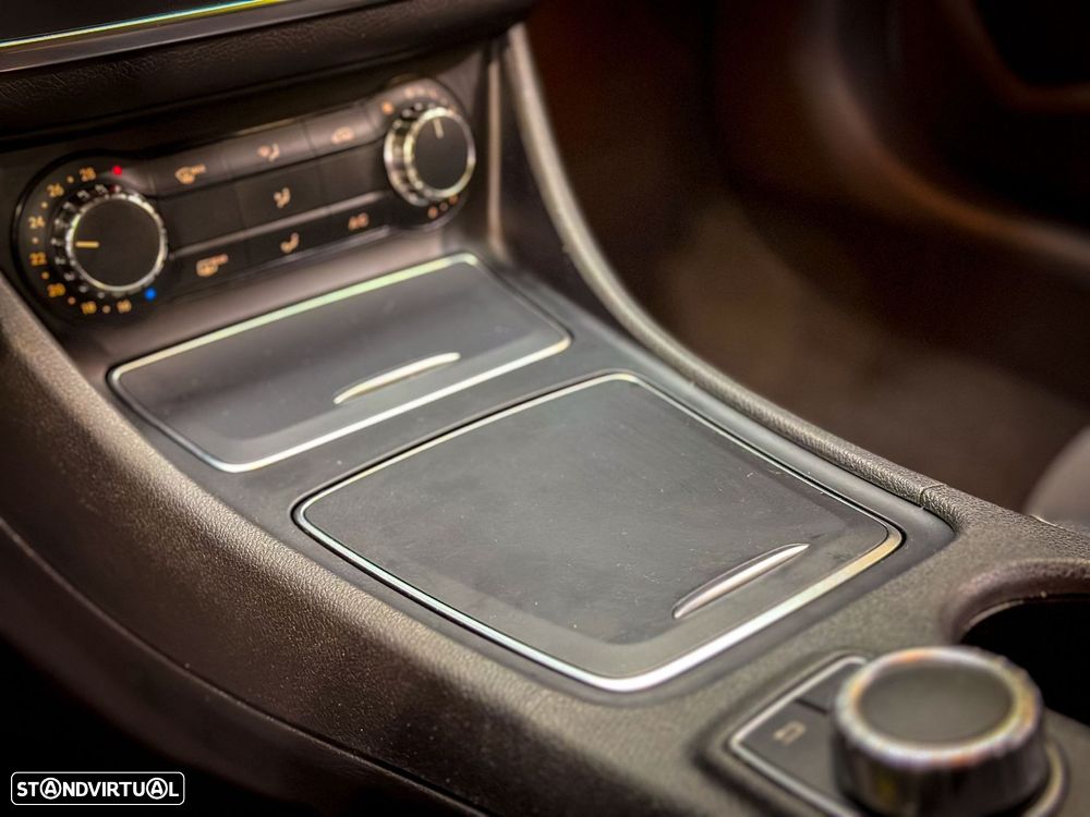 Mercedes-Benz CLA 180 - 45