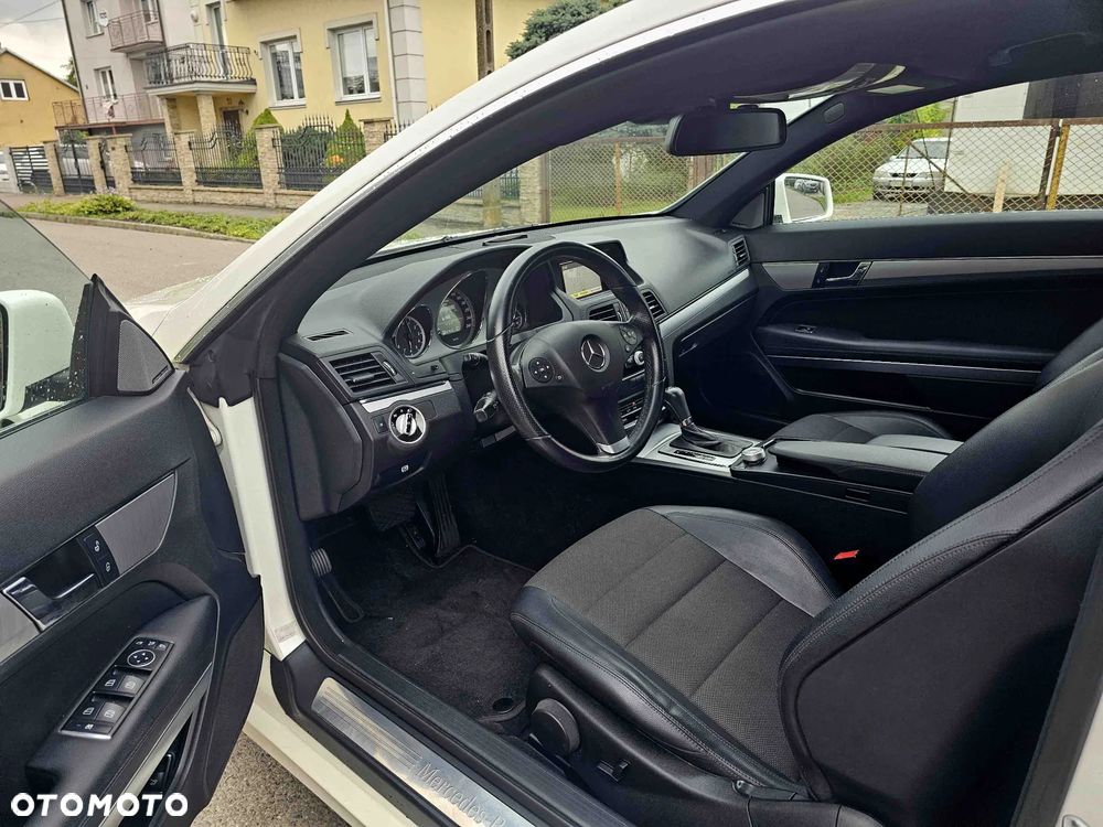 Mercedes-Benz Klasa E 250 BlueEFFICIENCY 7G-TRONIC Avantgarde - 16