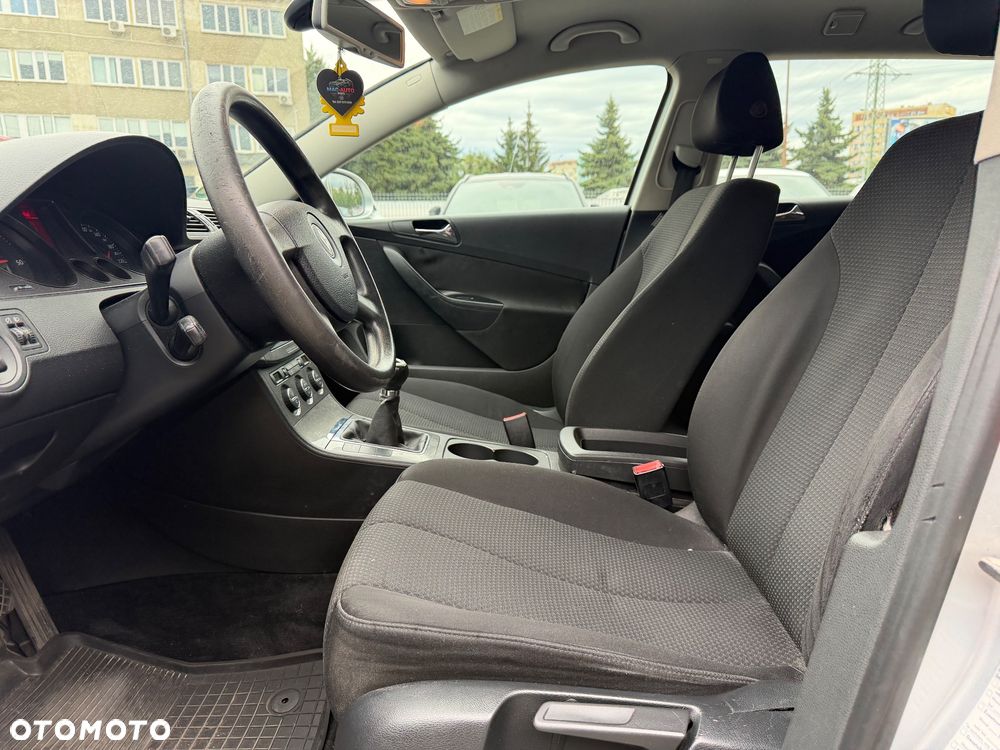 Volkswagen Passat 1.9 TDI DPF Trendline - 16
