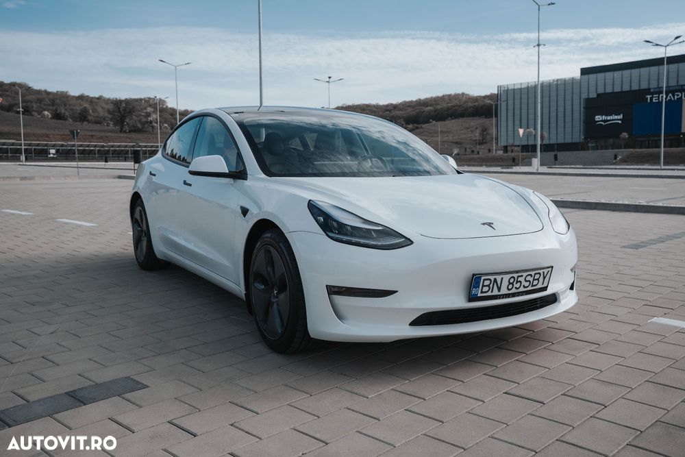 Tesla Model 3 - 11