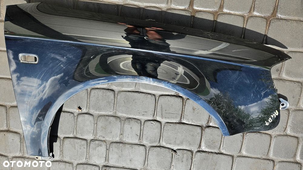 Audi A4 B7 błotnik przód przedni  prawy LY9B - 9