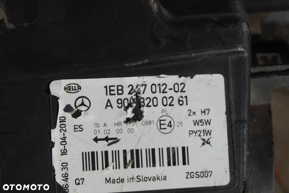 LAMPA PRAWY PRZÓD PRZEDNIA PRAWA A9068200261 MERCEDES SPRINTER W906 - 9