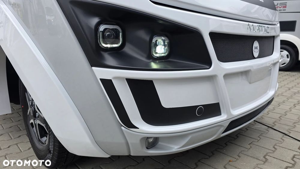 McLOUIS NEVIS 879 - INTEGRA - KAMPER - 27